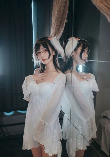 男男男同志裸推油WWW_720日本电影免费
